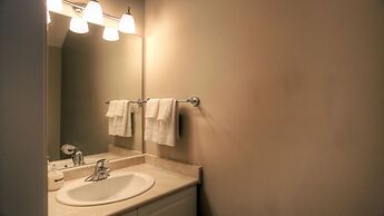 Discovery Bay by KelownaGo