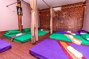 Arawan Riverside Hotel