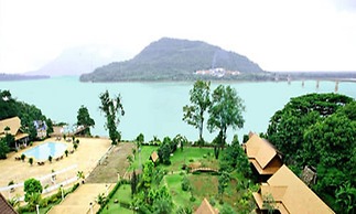 Arawan Riverside Hotel