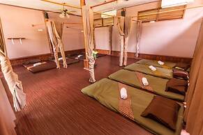 Arawan Riverside Hotel