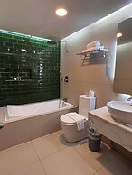 88 Courtyard Hotel