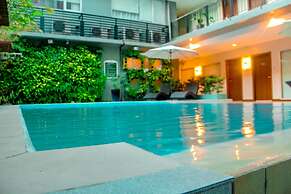 88 Courtyard Hotel