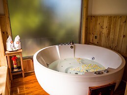 Royal Kalaw Hills Resort