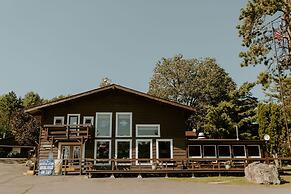 Silver Rapids Lodge