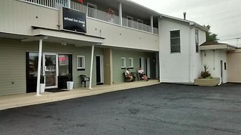 Wheel Inn Motel