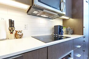 Lavish Suites - Two Story Loft - Downtown Toronto