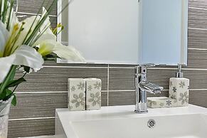 Lavish Suites - Two Story Loft - Downtown Toronto