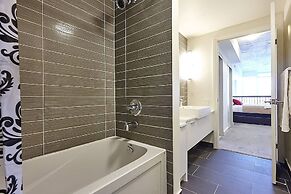 Lavish Suites - Two Story Loft - Downtown Toronto