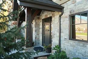 Aspenwood Manor South