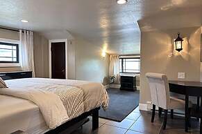 Aspenwood Manor South