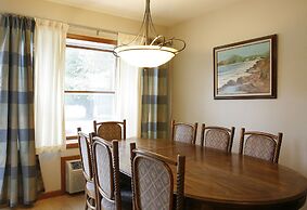 Peninsula Park-View Resort