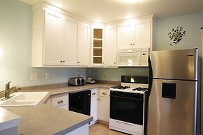 Peninsula Park-View Resort