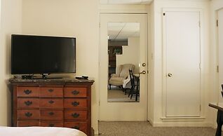 Peninsula Park-View Resort