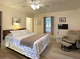 Peninsula Park-View Resort