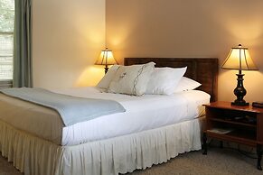 Peninsula Park-View Resort