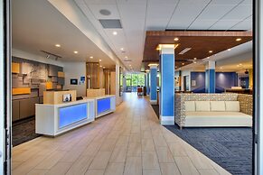 Holiday Inn Express & Suites New Castle by IHG