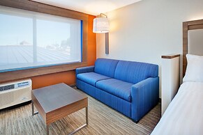 Holiday Inn Express & Suites New Castle by IHG