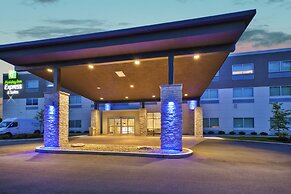 Holiday Inn Express & Suites New Castle by IHG