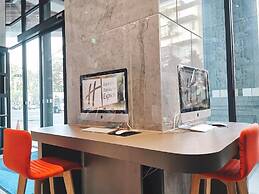 Holiday Inn Express Kaohsiung Love River, an IHG Hotel