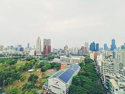 Holiday Inn Express Kaohsiung Love River, an IHG Hotel