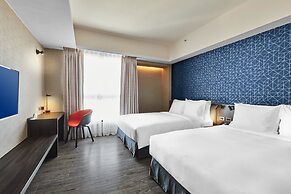 Holiday Inn Express Kaohsiung Love River by IHG