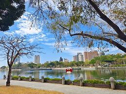 Holiday Inn Express Kaohsiung Love River by IHG