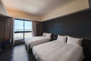 Holiday Inn Express Kaohsiung Love River by IHG