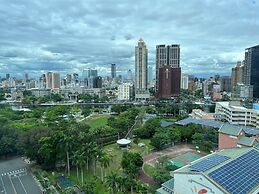 Holiday Inn Express Kaohsiung Love River by IHG