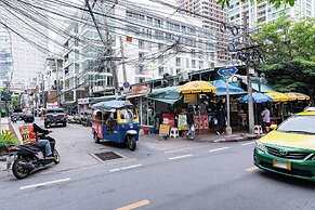 23 AVA at Saladaeng