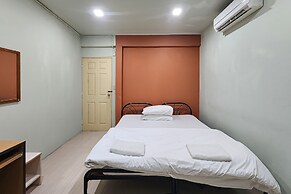 Freesia Saladaeng Silom Apartments