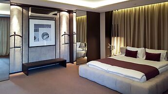 RiverSide - restaurant, hotel, beach