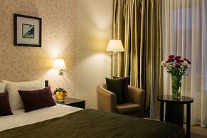 RiverSide - restaurant, hotel, beach