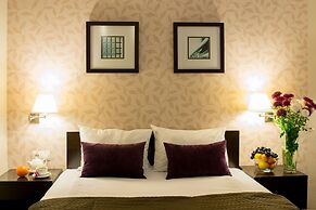 RiverSide - restaurant, hotel, beach