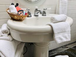 Frederick William House