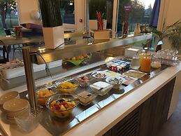 Brit Hotel Rouen Sud / Val De Reuil