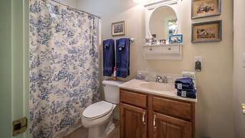 Stone Haus Bed & Breakfast