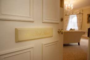 Crossbasket Castle Hotel & Restaurant