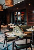 Crossbasket Castle Hotel & Restaurant