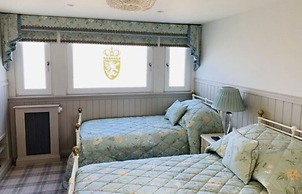 Crossbasket Castle Hotel & Restaurant