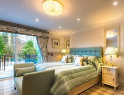 Crossbasket Castle Hotel & Restaurant