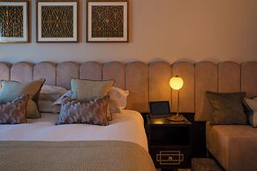 Crossbasket Castle Hotel & Restaurant