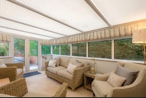 Crossbasket Castle Hotel & Restaurant