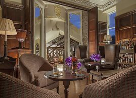 Crossbasket Castle Hotel & Restaurant