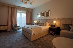 Crossbasket Castle Hotel & Restaurant