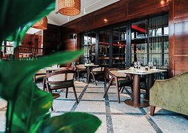 Crossbasket Castle Hotel & Restaurant