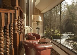 Crossbasket Castle Hotel & Restaurant