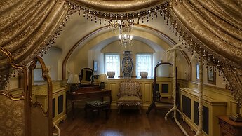 Crossbasket Castle Hotel & Restaurant