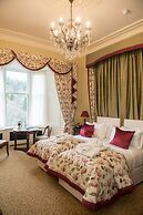 Crossbasket Castle Hotel & Restaurant