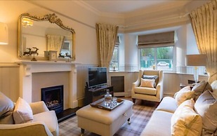 Crossbasket Castle Hotel & Restaurant