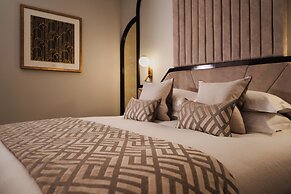 Crossbasket Castle Hotel & Restaurant